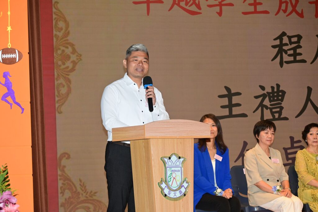 2026年7月14日，聖文嘉幼稚園於聖公會聖十架小學舉行「2025-2026年度下學期卓越學生成長路頒獎典禮」。典禮由家長司儀李嘉慧女士（K2C余睿懿媽媽）及劉凱思女士（K1A張栢霖媽媽）主持，聖文嘉幼稚園潘蘊德校監致歡迎辭及校務報告，主禮人香港中文大學課程及教學學系兼任講師何卓銘博士致勉辭。當日，多位嘉賓、家長、老師與孩子一同出席，包括九龍城區議會議員陳治華先生、聖公會聖十架小學陳頌康校長、香港幼苗協會總幹事麥謝巧玲博士、2008至2025年度聖文嘉幼稚園前校長陳偉珍女士，以及聖文嘉幼稚園葉潔美校長。現場有孩子分享、獎項頒發及多項表演，整場典禮不只是一個學期的總結，更是一段由學校、家庭與孩子共同完成的成長回顧。