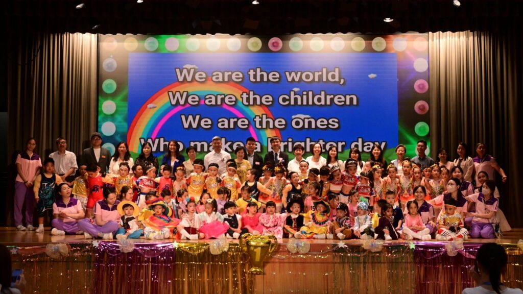 2026年7月14日，聖文嘉幼稚園於聖公會聖十架小學舉行「2025-2026年度下學期卓越學生成長路頒獎典禮」。典禮由家長司儀李嘉慧女士（K2C余睿懿媽媽）及劉凱思女士（K1A張栢霖媽媽）主持，聖文嘉幼稚園潘蘊德校監致歡迎辭及校務報告，主禮人香港中文大學課程及教學學系兼任講師何卓銘博士致勉辭。當日，多位嘉賓、家長、老師與孩子一同出席，包括九龍城區議會議員陳治華先生、聖公會聖十架小學陳頌康校長、香港幼苗協會總幹事麥謝巧玲博士、2008至2025年度聖文嘉幼稚園前校長陳偉珍女士，以及聖文嘉幼稚園葉潔美校長。現場有孩子分享、獎項頒發及多項表演，整場典禮不只是一個學期的總結，更是一段由學校、家庭與孩子共同完成的成長回顧。