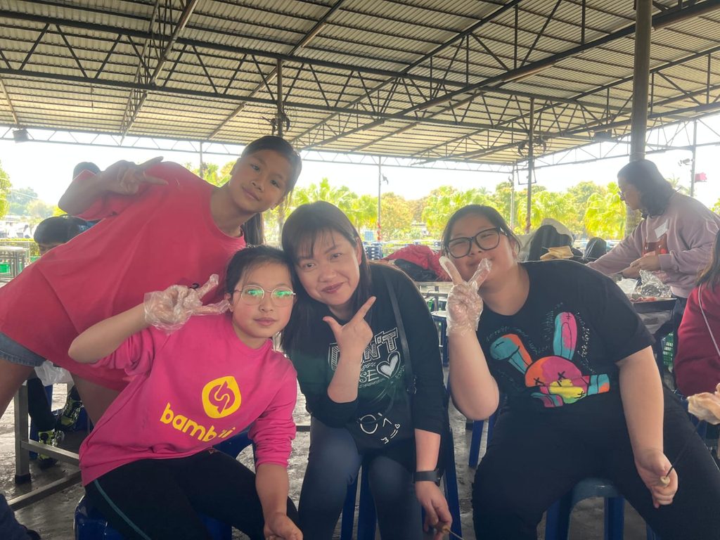 在香港談教育,成績、升學、排名,往往是繞不開的關鍵字。家長關心孩子能否追上進度,學校承受著不同指標的壓力,孩子也常常在很小的年紀,便開始面對競爭。然而,合一堂學校吳麗霞校長更想問的是:如果一個孩子的亮點不在分數上,教育是否仍然能夠看見他、成就他?