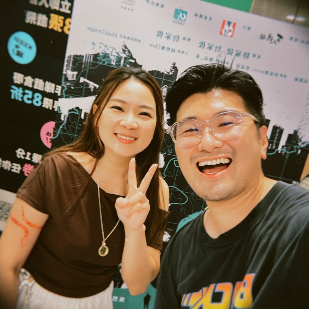 在香港,許多動人的故事不一定發生在聚光處,也不一定屬於名人或成功人士。它們可能藏在一位聽不到聲音、卻努力划龍舟的人身上;藏在一群被認為缺乏資源、卻仍然向前走的年輕人身上;也藏在一個小型機構默默守護社群的日常之中。