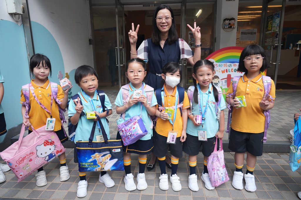 一所學校,可以只是上課、考試、升班的地方;也可以成為孩子認識自己、學習關心別人,並相信人生仍有很多可能的起點。對沙田循道衛理小學朱敏娟校長而言,教育從來不只是把知識交到學生手上,也不是單純協助他們考得更好、升得更高。她更在意的是,孩子在成長路上,是否知道自己被愛、被看見,是否相信自己有價值。
