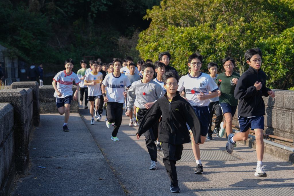 香港教育向來離不開成績、升學與公開試，但可風中學（嗇色園主辦）譚在能校長，更希望家長和社會看見學校更完整的一面。對他而言，學校不只是讀書和考試的地方，更是學生建立品格、探索興趣、學習與人相處、認識未來世界的重要場域。