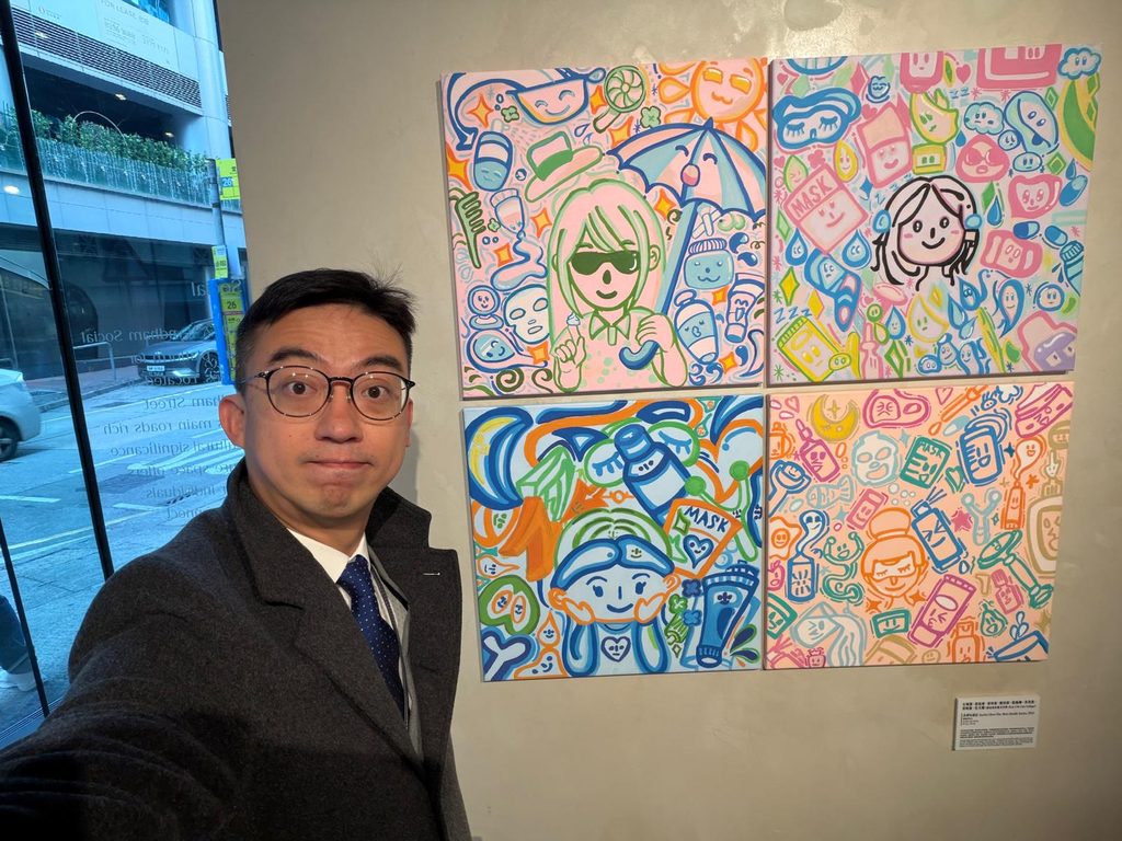 在升學競爭、成績排名與人生規劃都被不斷提前的年代,許多孩子很早便被推上既定跑道。可是,成長真的需要如此急促嗎?保良局朱敬文中學趙文浩校長的人生經歷,正好提供了另一種答案。他曾經不是一個立志成為老師的人,也曾在職場中跌跌撞撞;正因走過迷惘,他更明白孩子不必太早被定型。對趙校長而言,教育不是催促學生盡快成功,而是在秩序、紀律與機會之中,讓每個孩子慢慢認識自己、建立信心,最終找到屬於自己的方向。