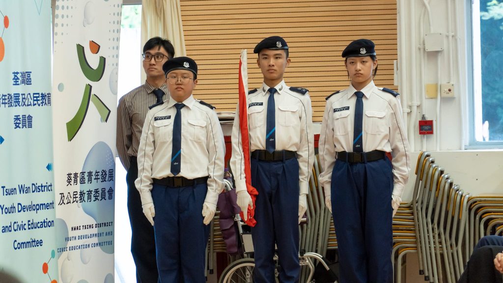10月9日,荃葵青區精神健康月2026啟動禮在博愛醫院歷屆總理聯誼會梁省德中學舉行。活動現場匯聚教育局代表、精神健康諮詢委員會委員、政府部門、醫護及社福界人士,以及區內多位校長、教師、家長和社區伙伴。這不只是一場年度活動的開始,更是荃葵青教育界共同回應學童精神健康需要的一次集結。